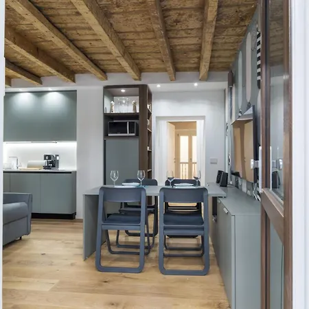 Apartamento Easylife - Eleganza E Design In Porta Venezia Milán
